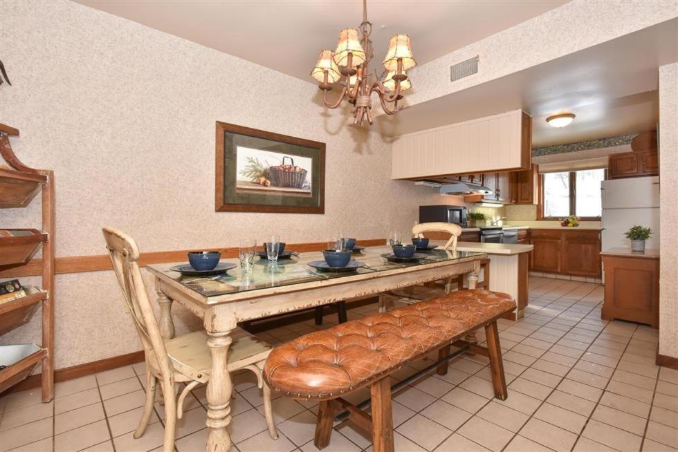 Apartment Seven Springs 3 Bedroom Standard Townhouse, Sleeps 11!