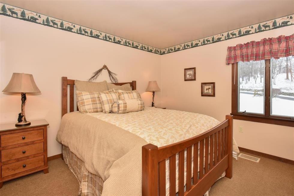 Seven Springs 3 Bedroom Standard Townhouse, Sleeps 11!