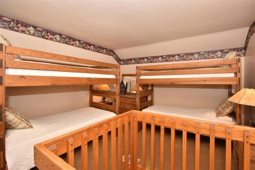Seven Springs 3 Bedroom Standard Townhouse, Sleeps 11! Champion